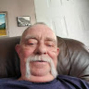 Meet your Posher, Dennis